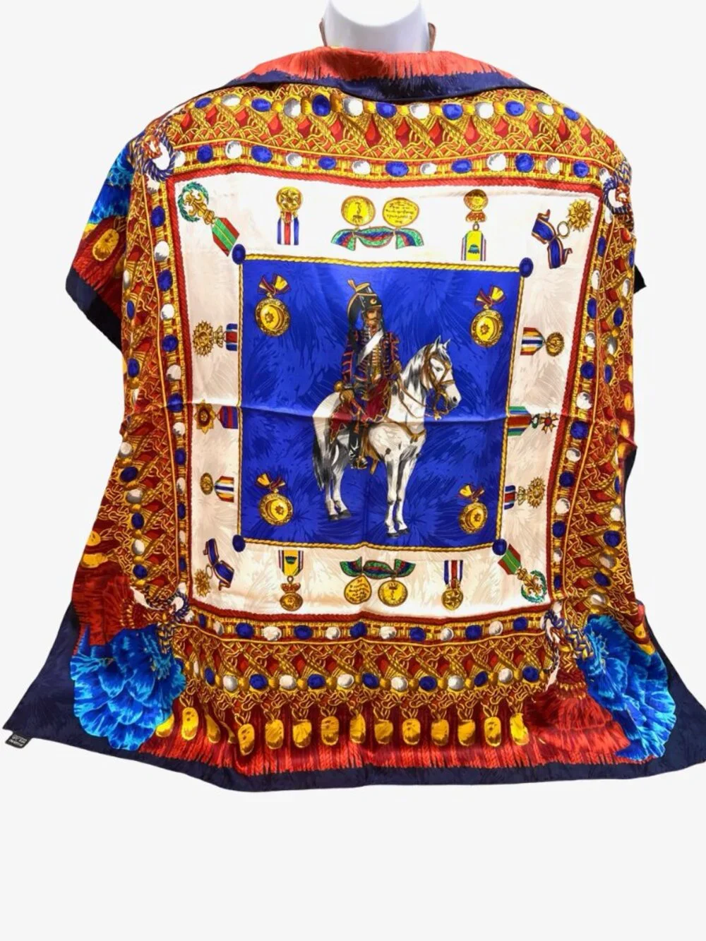 Les Carres du Louvre Paris  Silk Scarf 34"  French Louvre sit on horse ( 31) - Picture 4 of 11